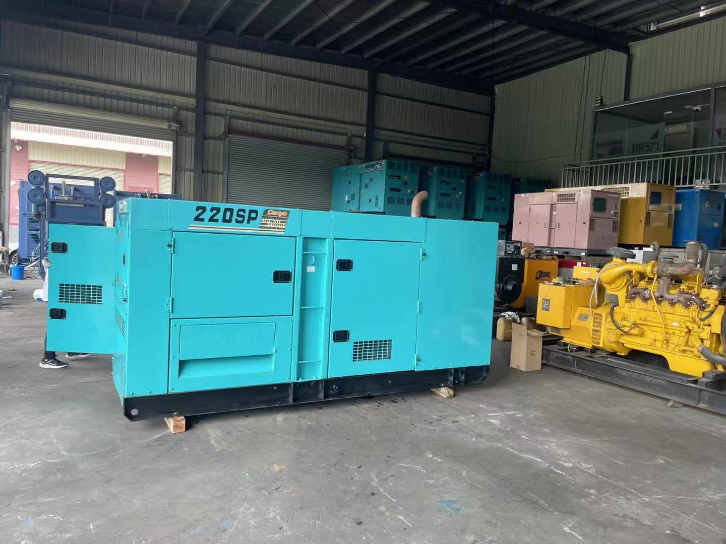 鼎湖800kW 柴油发电机的输出电流波动范围是多少？
