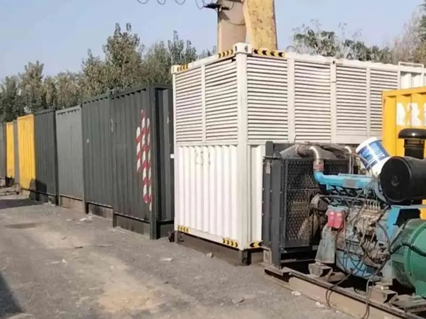 鼎湖200KW柴油发电机机组每小时油耗是多少？